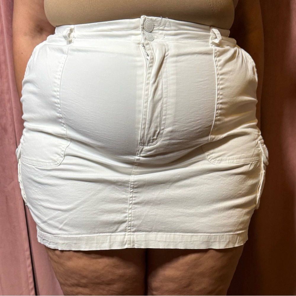 Classic White Stretch Cotton Mini Skirt